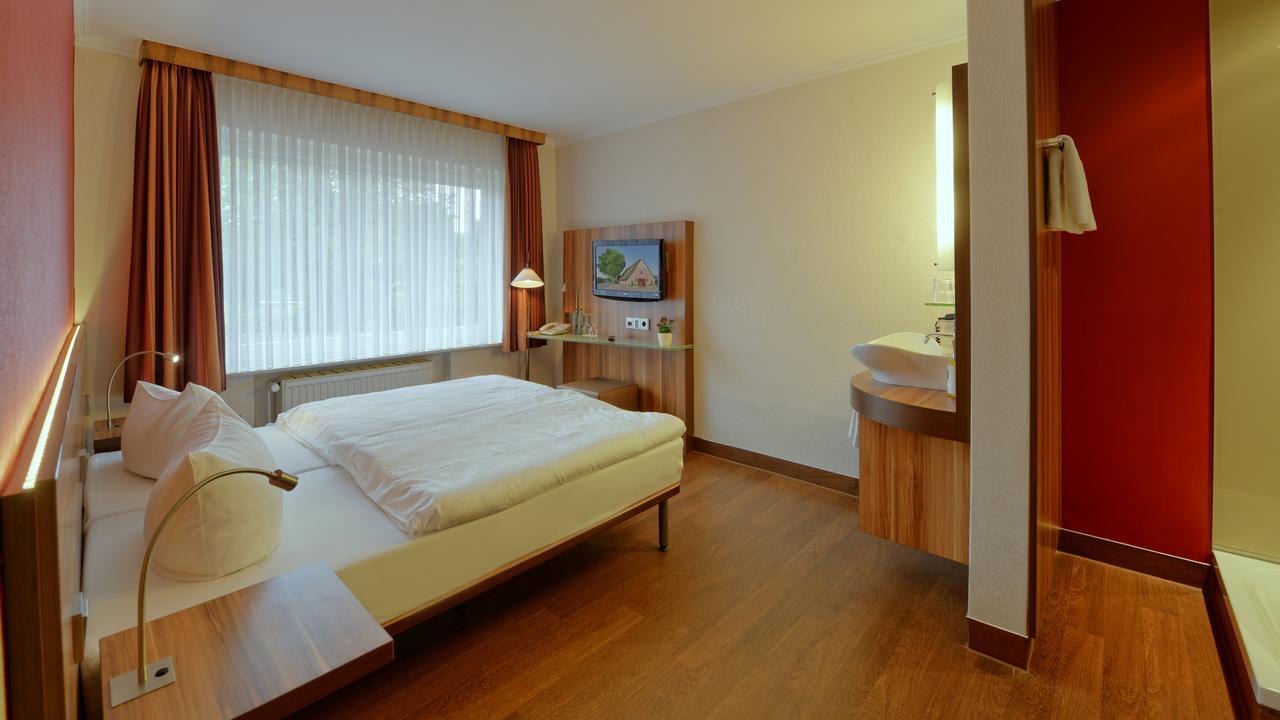 Landhotel Zur Eiche Buxtehude Exterior foto